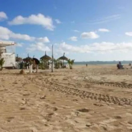 Casa Con Jardín Privado A 300 Metros De La Playa, Piscina Apartamento