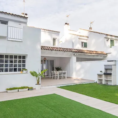 Casa Con Jardín Privado A 300 Metros De La Playa, Piscina