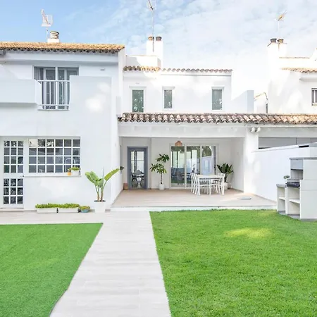 Casa Con Jardín Privado A 300 Metros De La Playa, Piscina