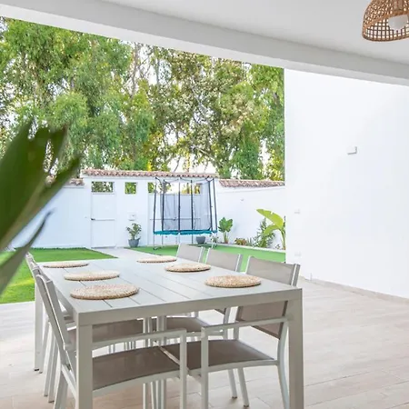Casa Con Jardín Privado A 300 Metros De La Playa, Piscina