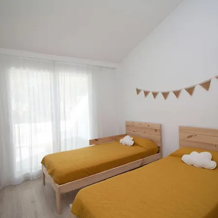Casa Con Jardín Privado A 300 Metros De La Playa, Piscina